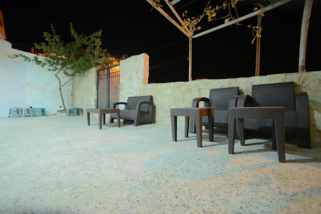 Petra Lion Hotel Wadi Musa Esterno foto